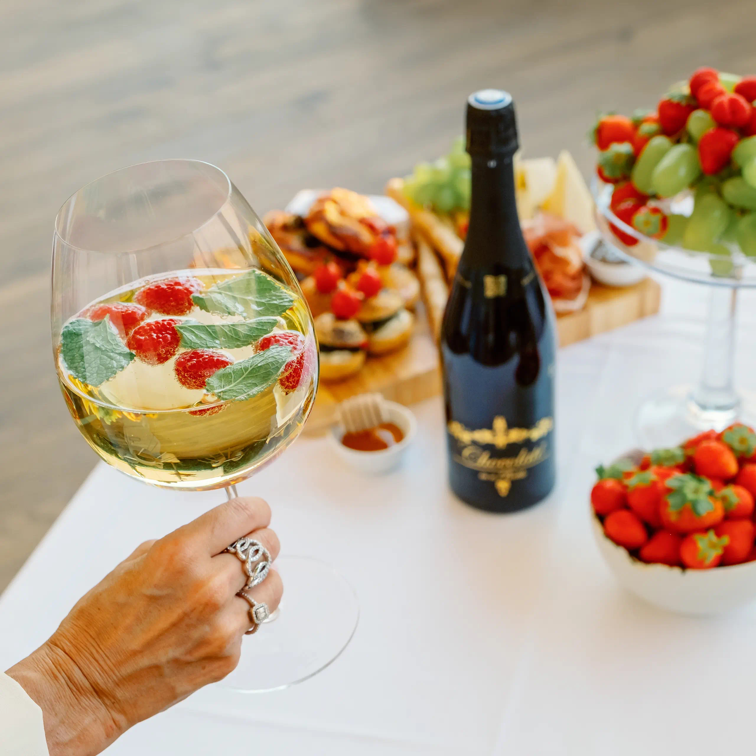 Cocktail Chocolate in a Bottle: Chocolat, Framboises & Menthe